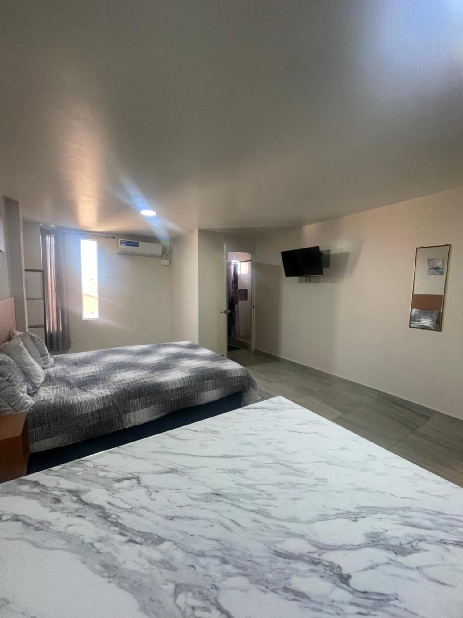 Apartamentos Aeropuerto Ciudad Juárez Esterno foto