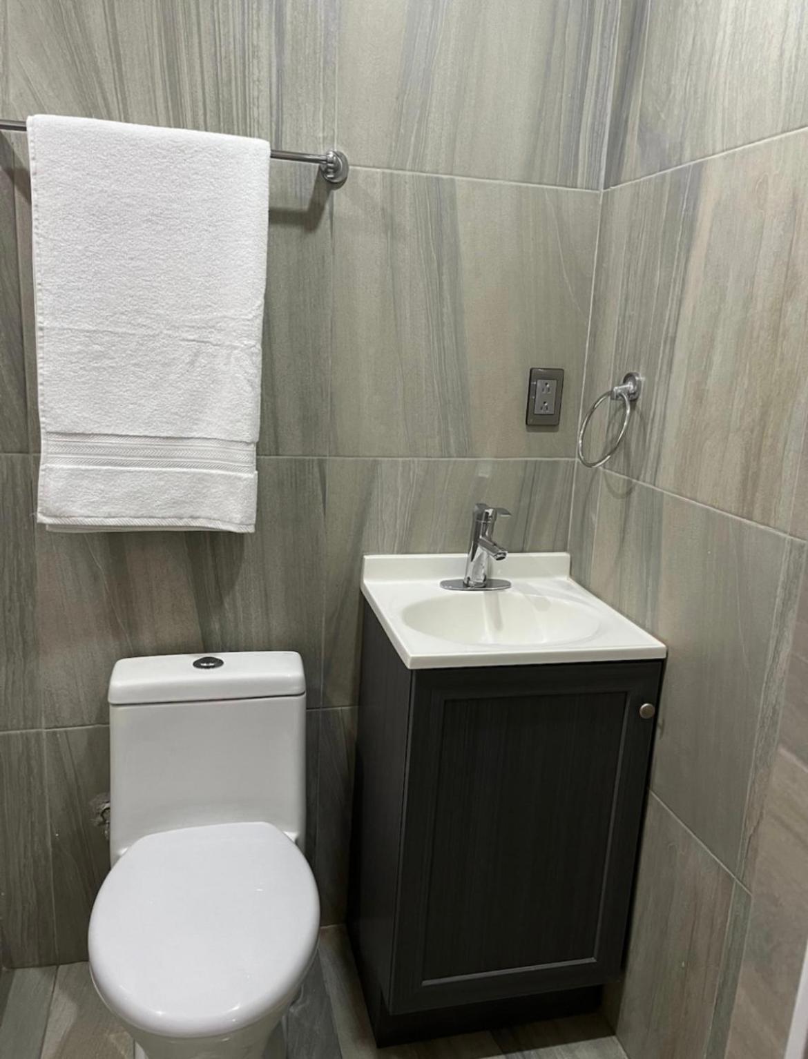 Apartamentos Aeropuerto Ciudad Juárez Esterno foto